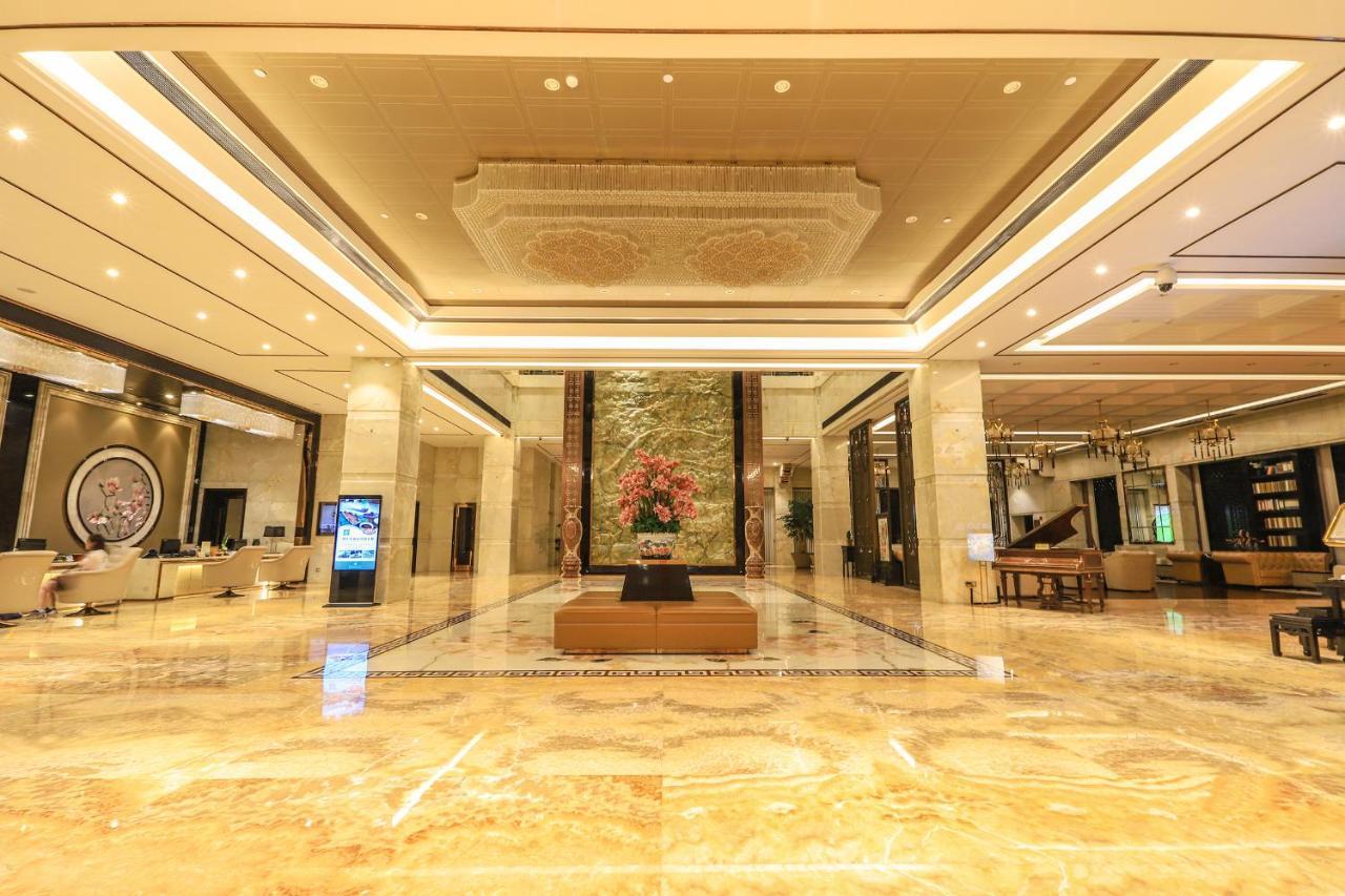 Royal Garden Hotel Shanghai-Free Shuttle To And From Disney & Pvg & Close Metro Line2 Easy To Sha New Expo מראה חיצוני תמונה