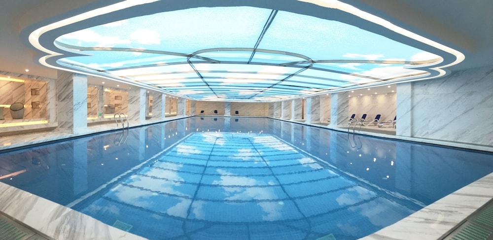 Royal Garden Hotel Shanghai-Free Shuttle To And From Disney & Pvg & Close Metro Line2 Easy To Sha New Expo מראה חיצוני תמונה