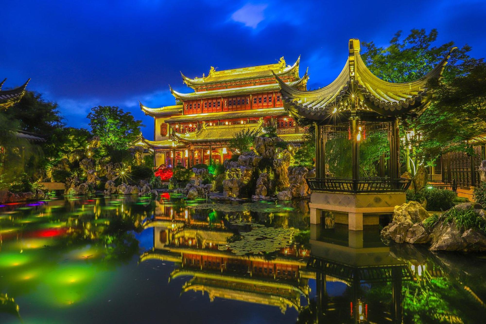 Royal Garden Hotel Shanghai-Free Shuttle To And From Disney & Pvg & Close Metro Line2 Easy To Sha New Expo מראה חיצוני תמונה