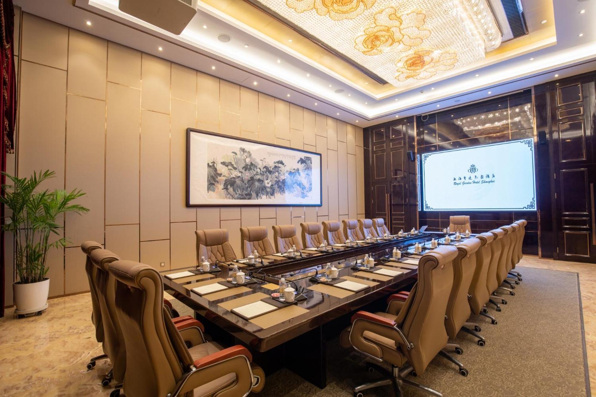Royal Garden Hotel Shanghai-Free Shuttle To And From Disney & Pvg & Close Metro Line2 Easy To Sha New Expo מראה חיצוני תמונה