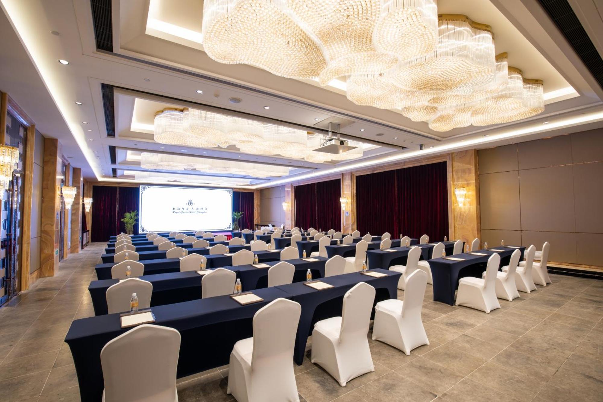 Royal Garden Hotel Shanghai-Free Shuttle To And From Disney & Pvg & Close Metro Line2 Easy To Sha New Expo מראה חיצוני תמונה