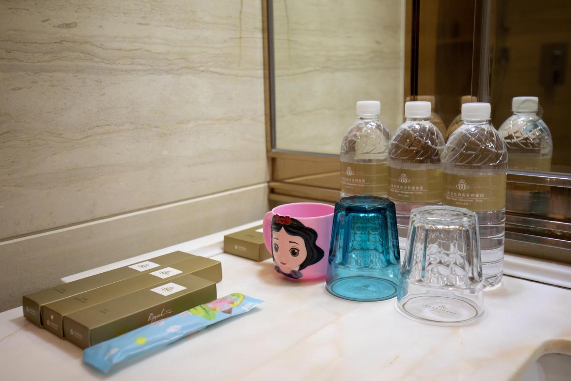 Royal Garden Hotel Shanghai-Free Shuttle To And From Disney & Pvg & Close Metro Line2 Easy To Sha New Expo מראה חיצוני תמונה