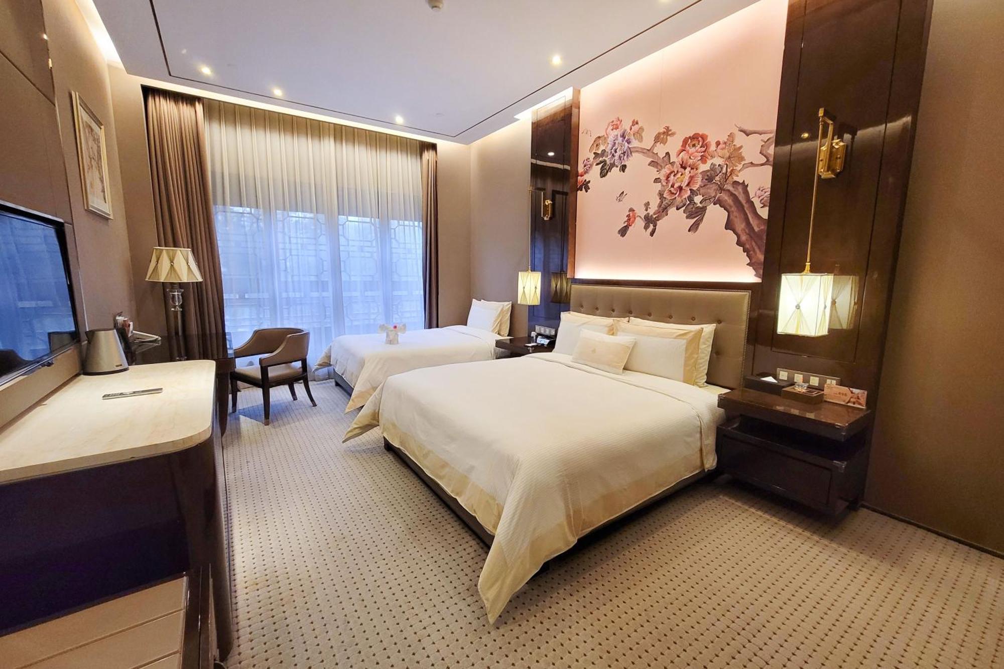 Royal Garden Hotel Shanghai-Free Shuttle To And From Disney & Pvg & Close Metro Line2 Easy To Sha New Expo מראה חיצוני תמונה