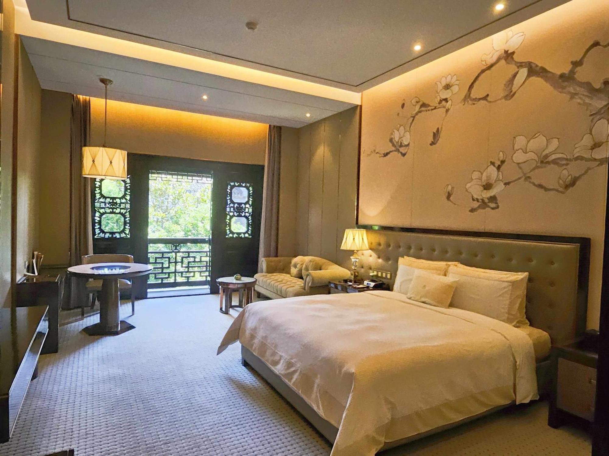 Royal Garden Hotel Shanghai-Free Shuttle To And From Disney & Pvg & Close Metro Line2 Easy To Sha New Expo מראה חיצוני תמונה