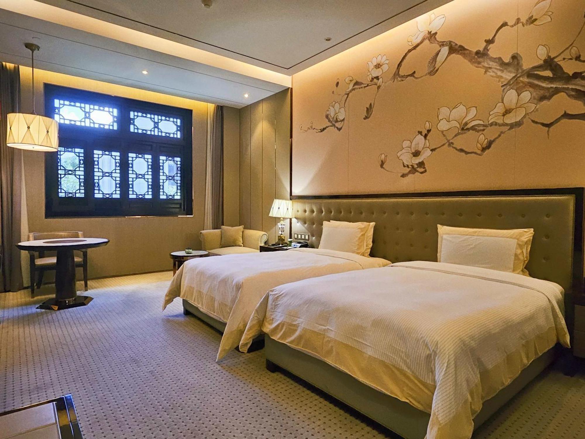 Royal Garden Hotel Shanghai-Free Shuttle To And From Disney & Pvg & Close Metro Line2 Easy To Sha New Expo מראה חיצוני תמונה
