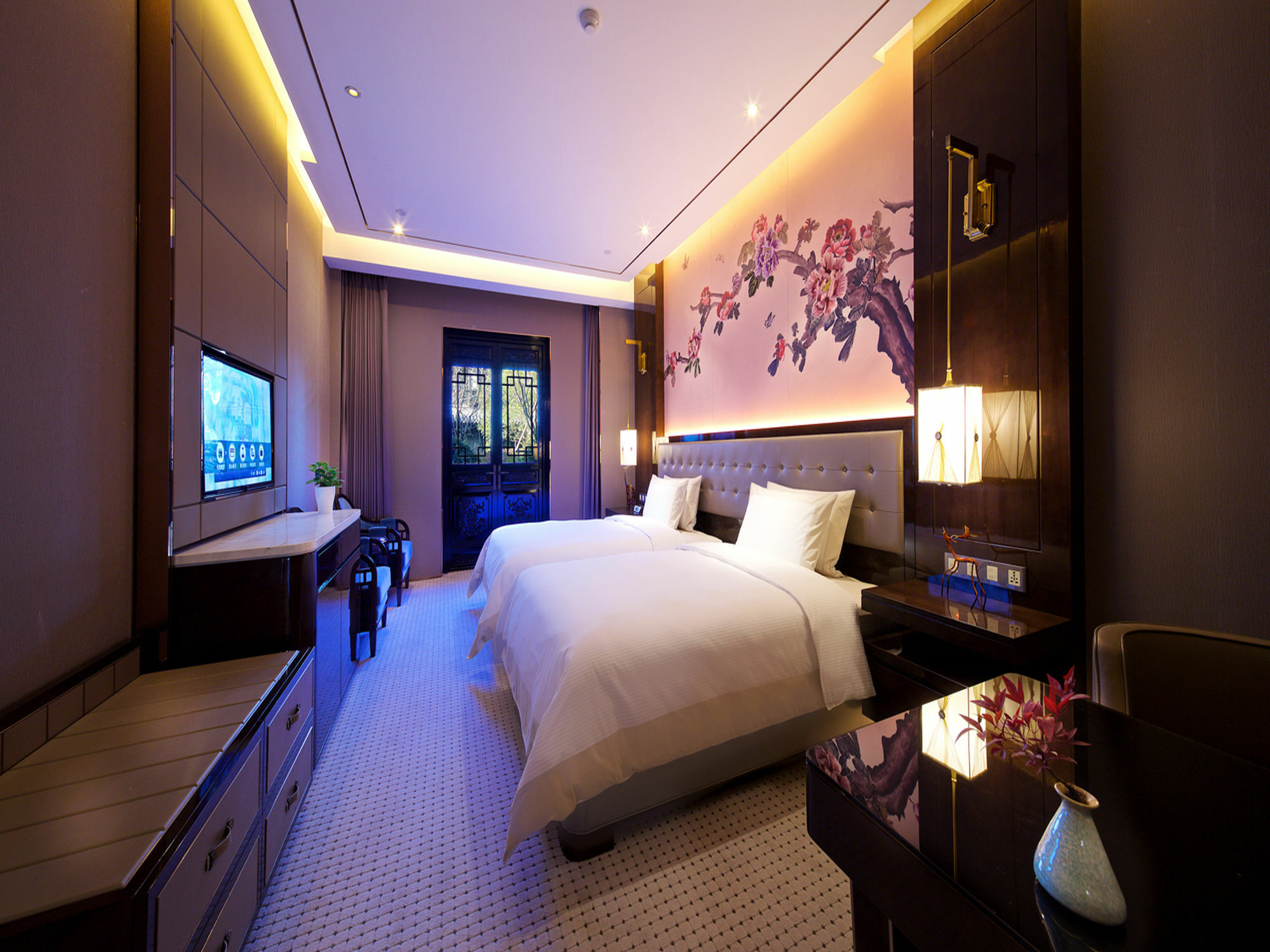 Royal Garden Hotel Shanghai-Free Shuttle To And From Disney & Pvg & Close Metro Line2 Easy To Sha New Expo מראה חיצוני תמונה