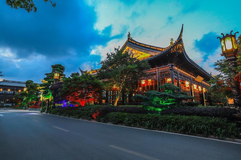 Royal Garden Hotel Shanghai-Free Shuttle To And From Disney & Pvg & Close Metro Line2 Easy To Sha New Expo מראה חיצוני תמונה